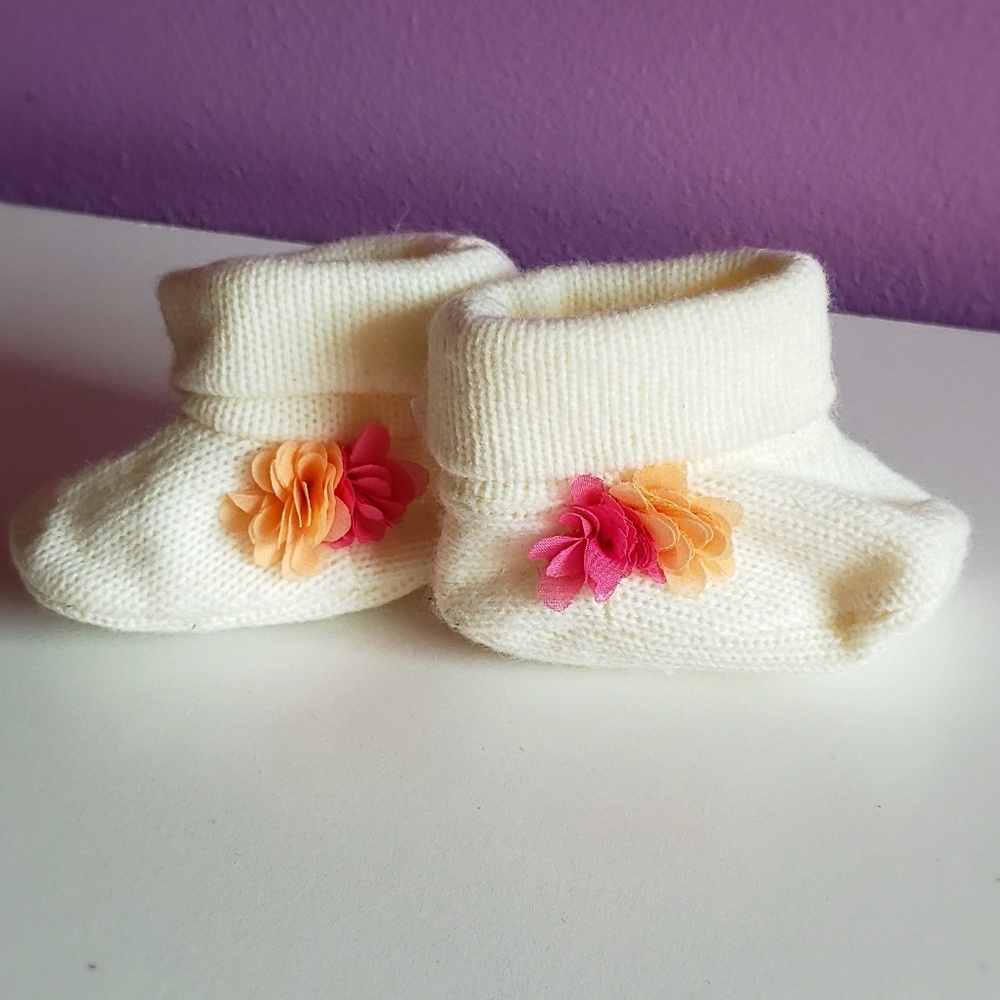 NWOT baby booties